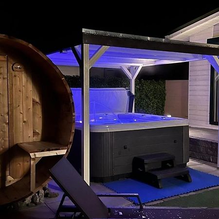 Chalet Buutengeweun, Met Luxe Jacuzzi En Tonsauna Sint Annaland Ngoại thất bức ảnh