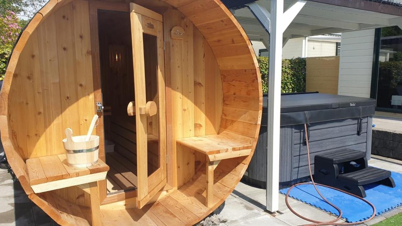 Chalet Buutengeweun, Met Luxe Jacuzzi En Tonsauna Sint Annaland Ngoại thất bức ảnh