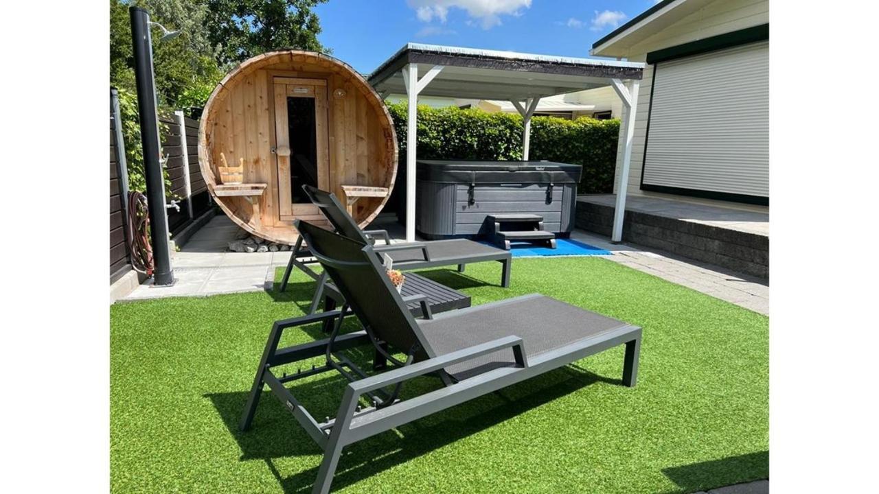 Chalet Buutengeweun, Met Luxe Jacuzzi En Tonsauna Sint Annaland Ngoại thất bức ảnh